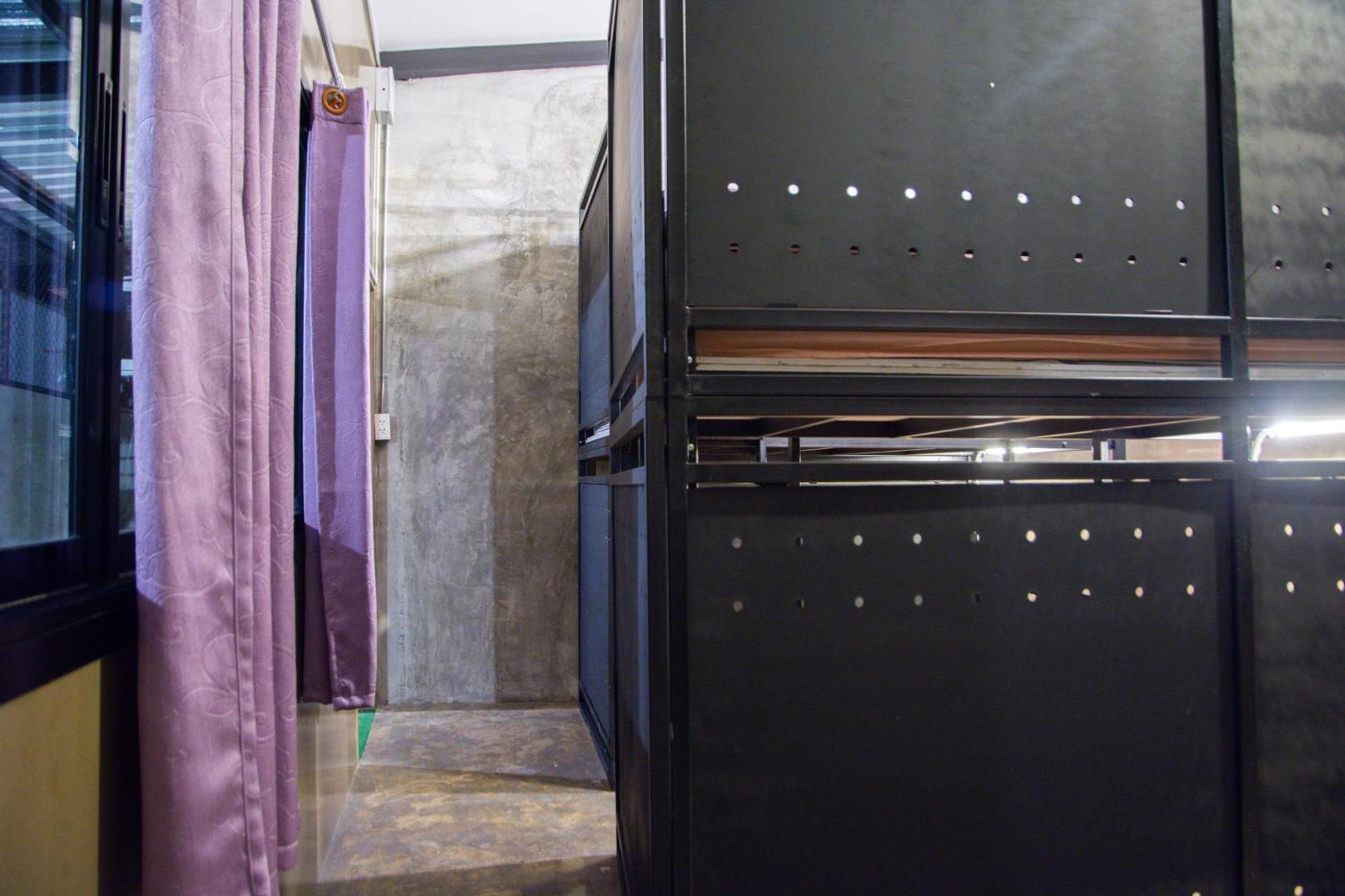 Area81 Hideout Hostel Μπανγκόκ Εξωτερικό φωτογραφία