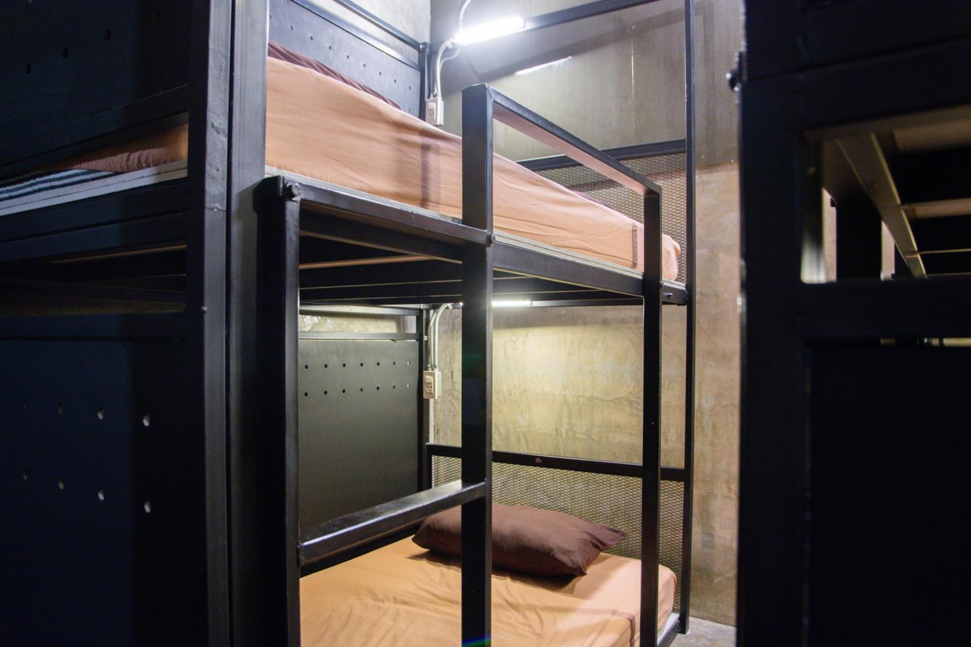 Area81 Hideout Hostel Μπανγκόκ Εξωτερικό φωτογραφία