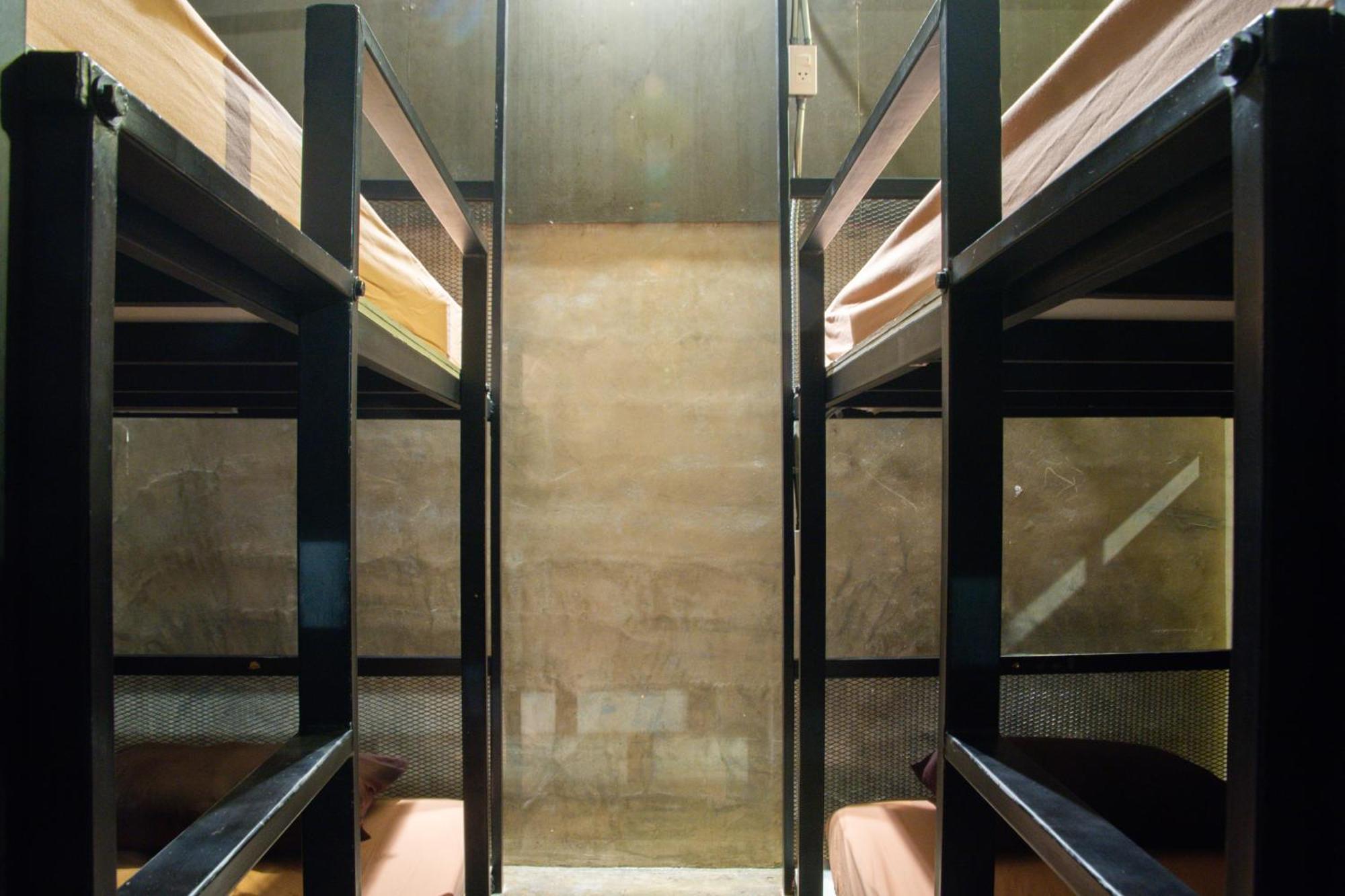 Area81 Hideout Hostel Μπανγκόκ Εξωτερικό φωτογραφία