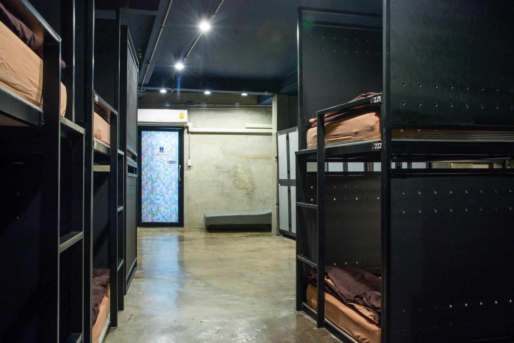 Area81 Hideout Hostel Μπανγκόκ Εξωτερικό φωτογραφία