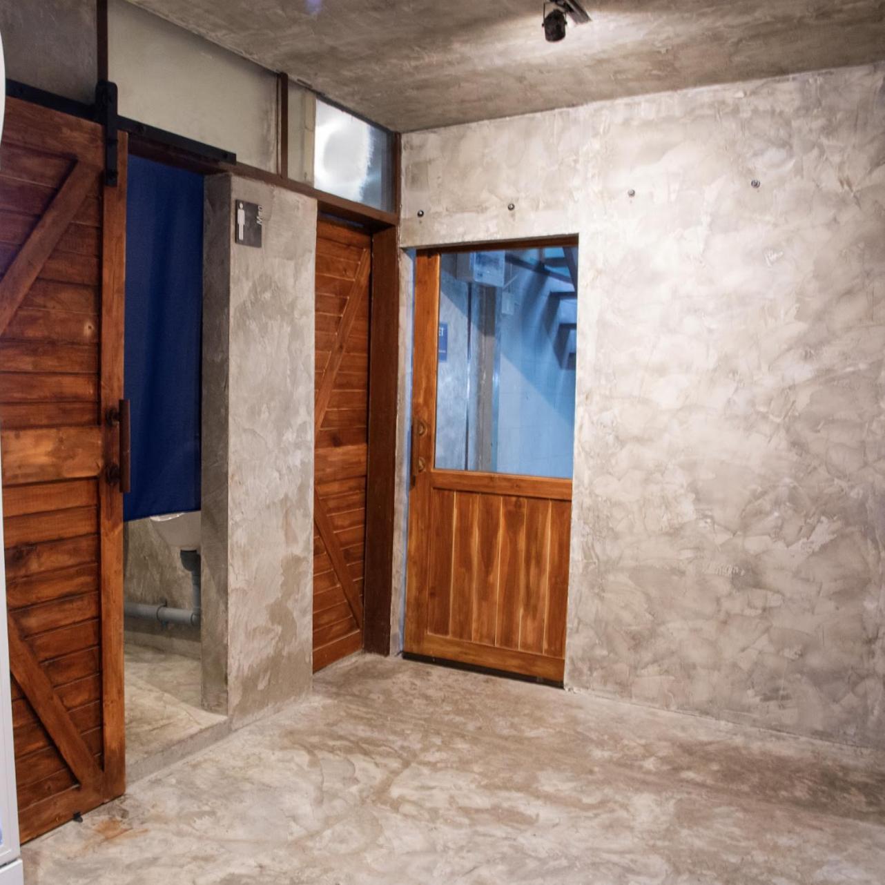 Area81 Hideout Hostel Μπανγκόκ Εξωτερικό φωτογραφία